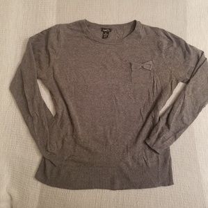 Bow pocket gray sweater 😍
